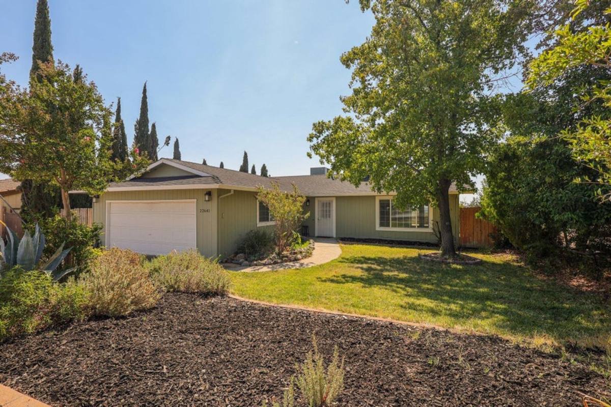 House for rent at 22641 River View Dr, Cottonwood, CA 96022