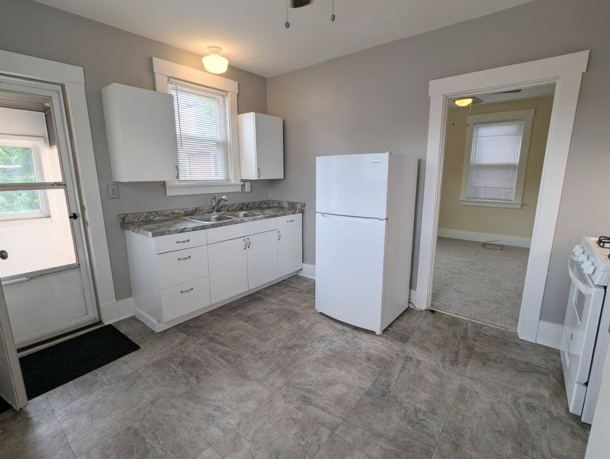 Apartment for rent at 2104 W St, Homestead, PA 15120