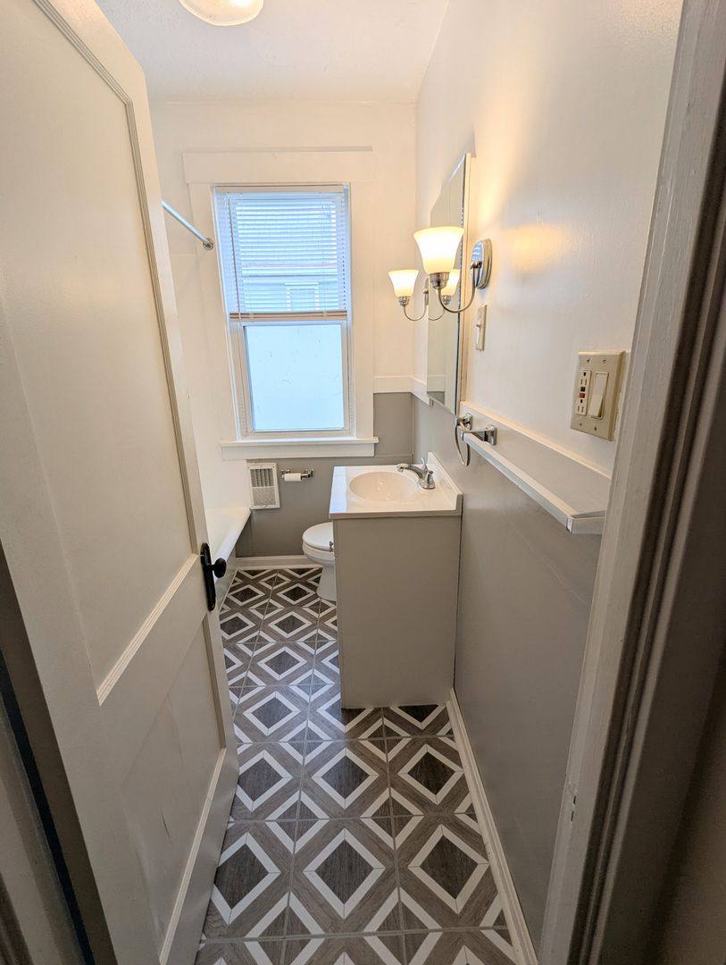 Apartment for rent at 2104 W St, Homestead, PA 15120