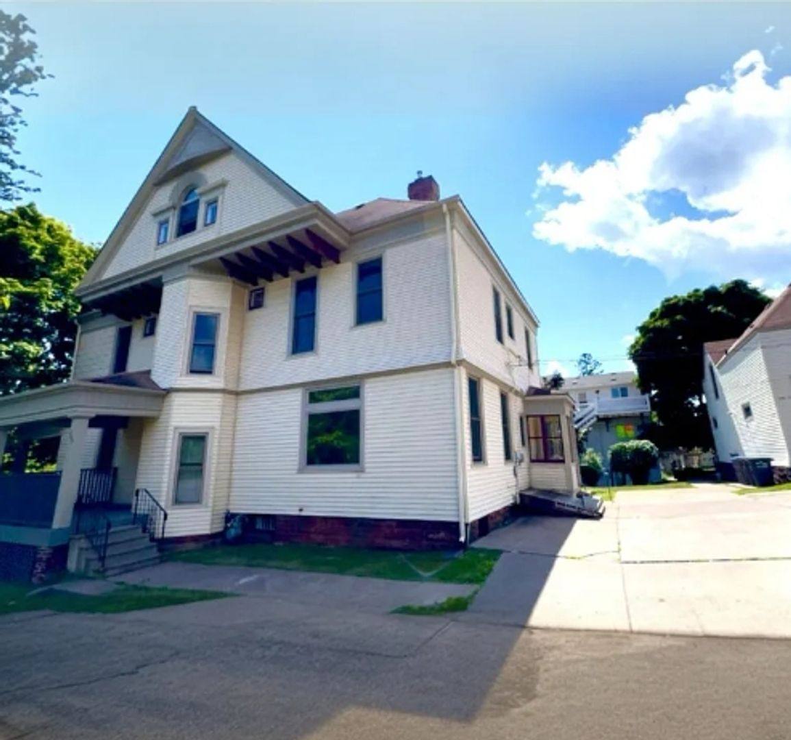 Apartment for rent at 205 N 18th Ave E, Duluth, MN 55812