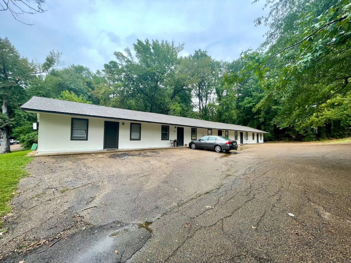 Apartment for rent at 219 Harrell St, Brandon, MS 39042