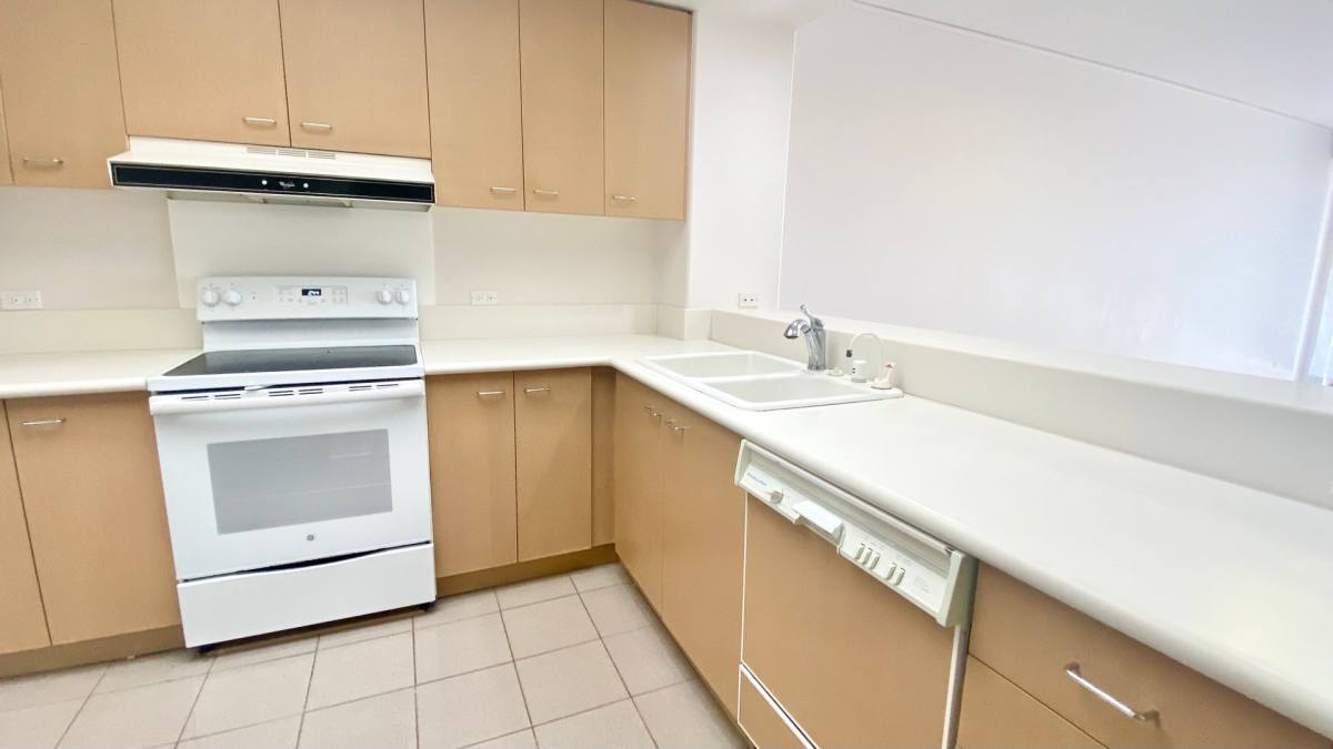 Condo for rent at 1 Keahole Place, Honolulu, HI 96825
