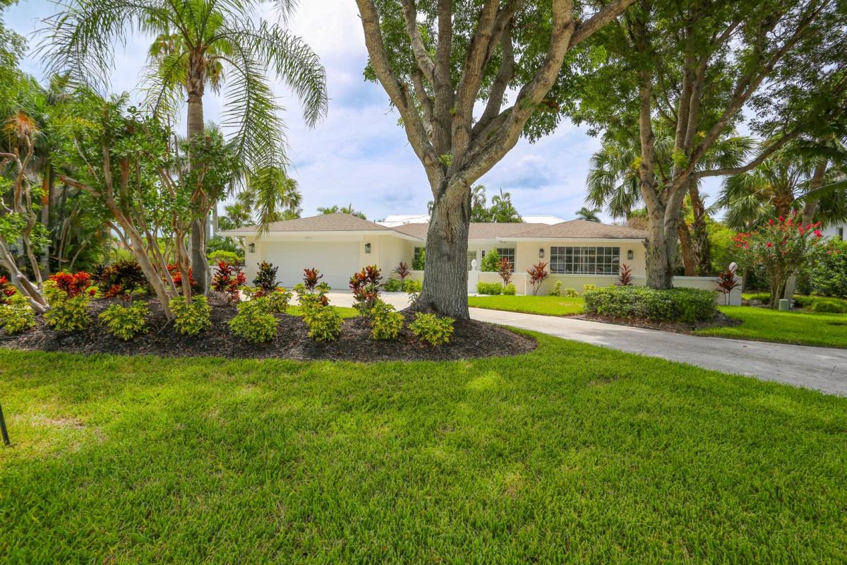 House for rent at 2901 Crayton Rd, Naples, FL 34103