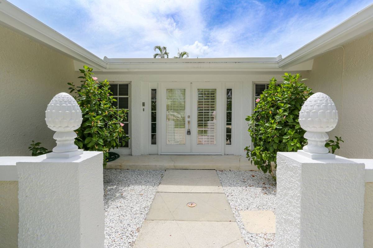 House for rent at 2901 Crayton Rd, Naples, FL 34103