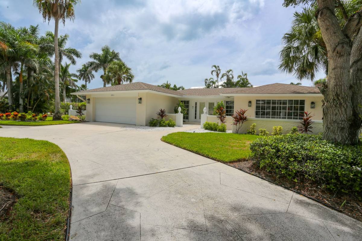 House for rent at 2901 Crayton Rd, Naples, FL 34103