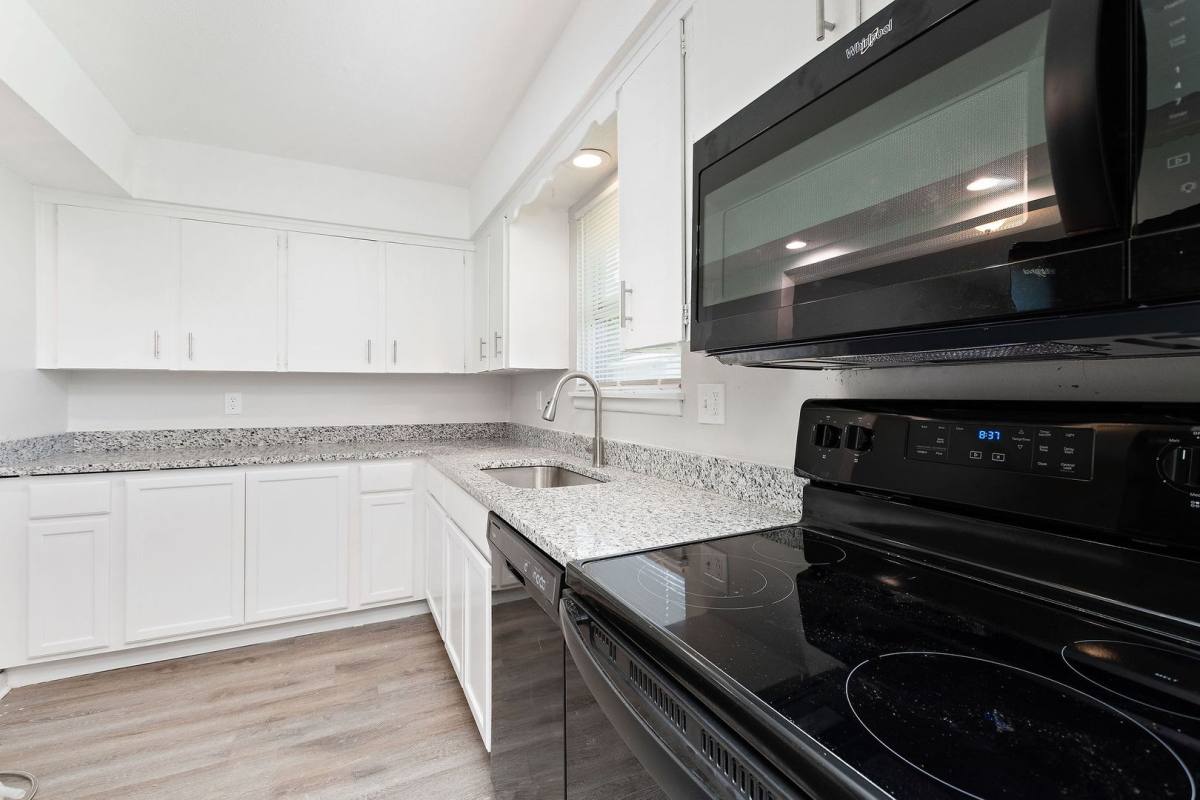 Townhouse for rent at 221 E Washington St #A, Belton, MO 64012