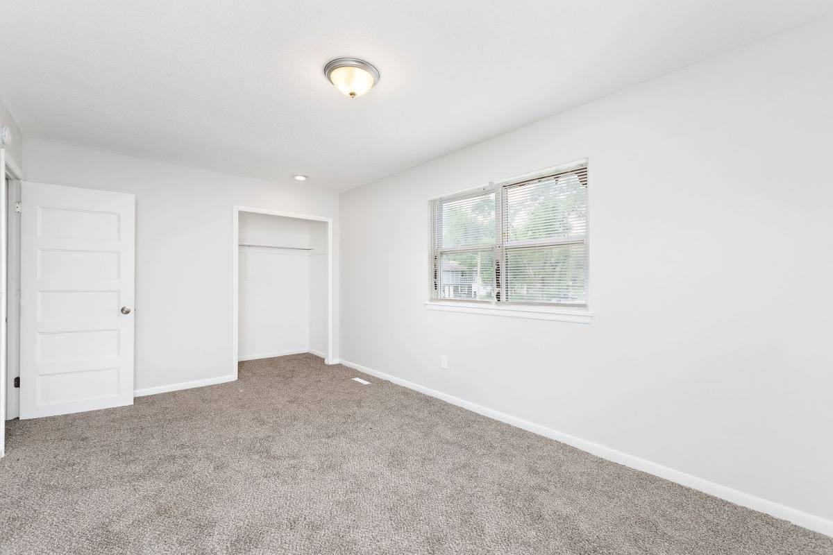 Townhouse for rent at 221 E Washington St #A, Belton, MO 64012