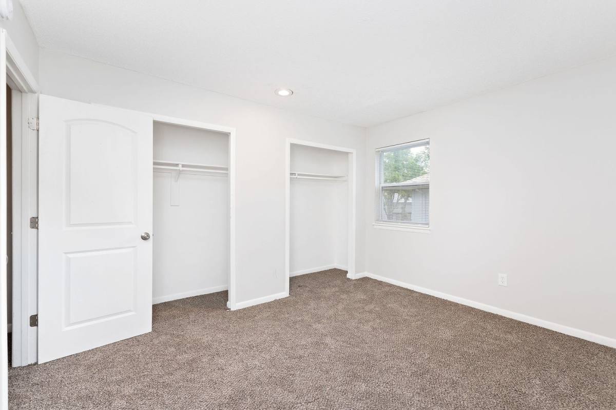 Townhouse for rent at 221 E Washington St #A, Belton, MO 64012