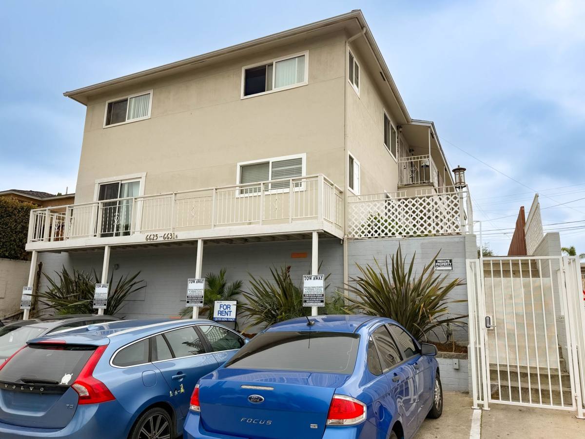 Apartment for rent at 6625 - 6631 1 2 Amherst St, San Diego, CA 92115