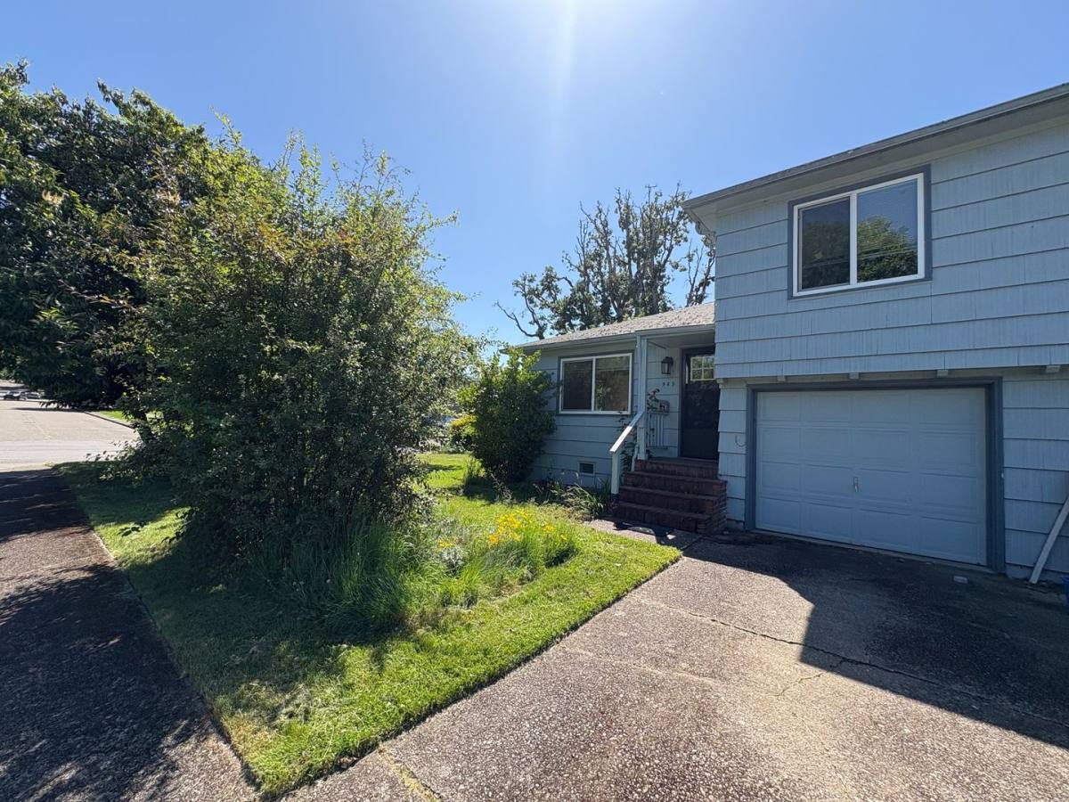 Apartment for rent at 955-985 Fir St S, Salem, OR 97302