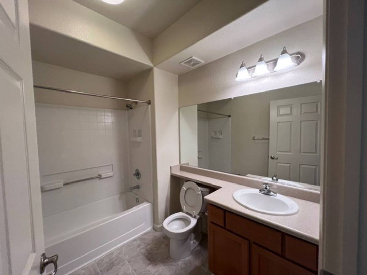 Condo for rent at 5201 Laguna Oaks Dr, Elk Grove, CA 95758