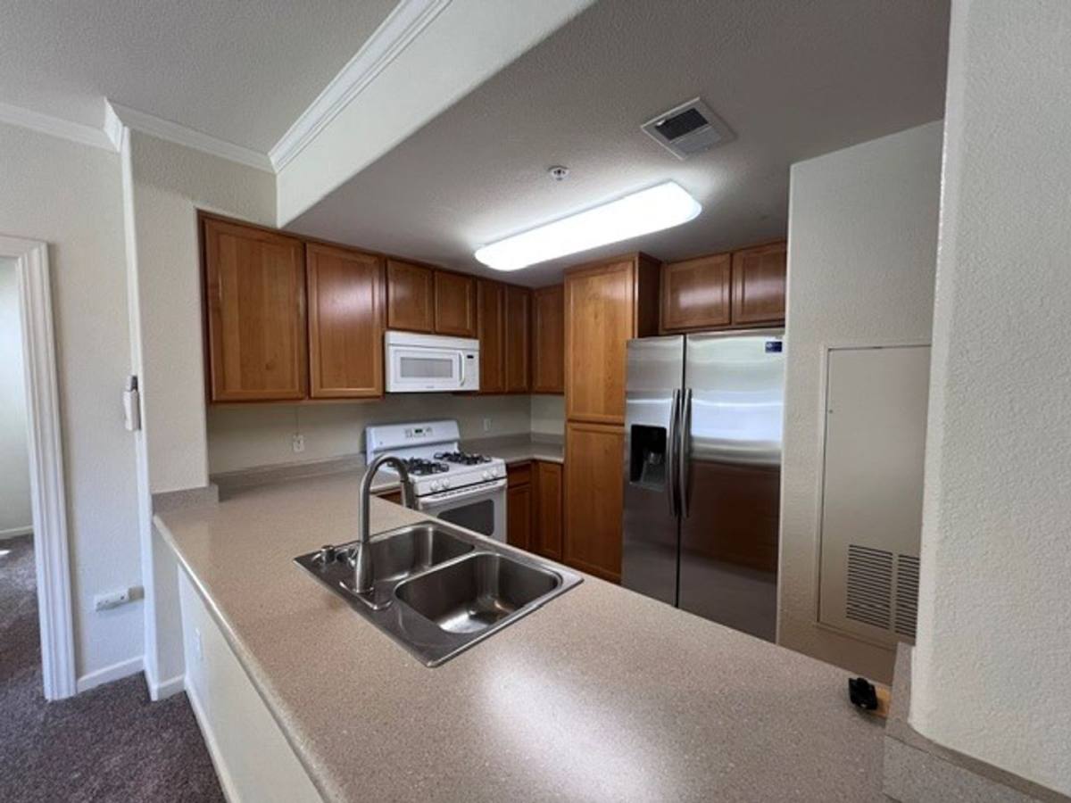 Condo for rent at 5201 Laguna Oaks Dr, Elk Grove, CA 95758