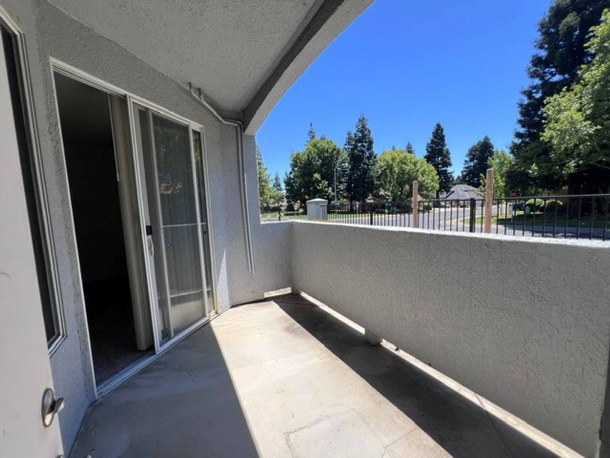 Condo for rent at 5201 Laguna Oaks Dr, Elk Grove, CA 95758