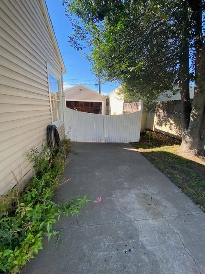 House for rent at 32 Alameda Ave, Salinas, CA 93901