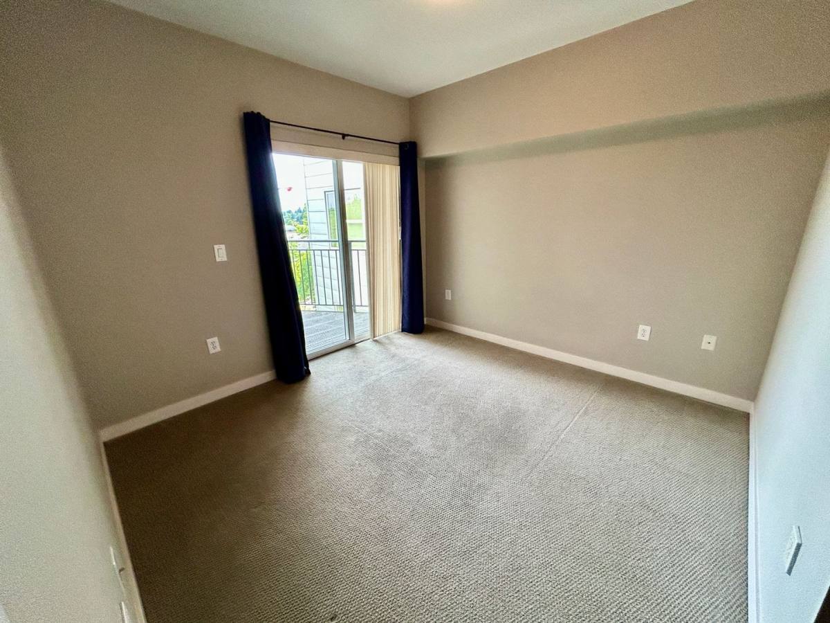 Apartment for rent at 1026 NE 65th St, Seattle, WA 98115