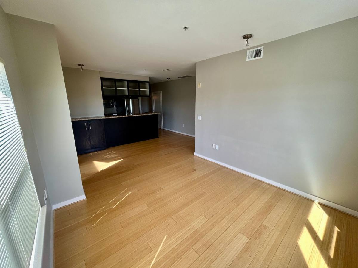 Apartment for rent at 1026 NE 65th St, Seattle, WA 98115
