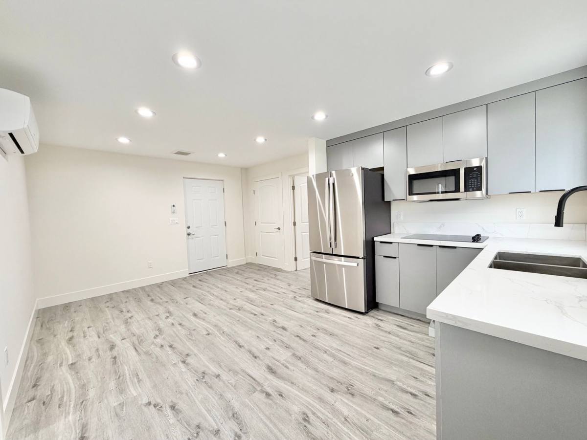 Apartment for rent at 140 1 2 W, Los Angeles, CA 90003