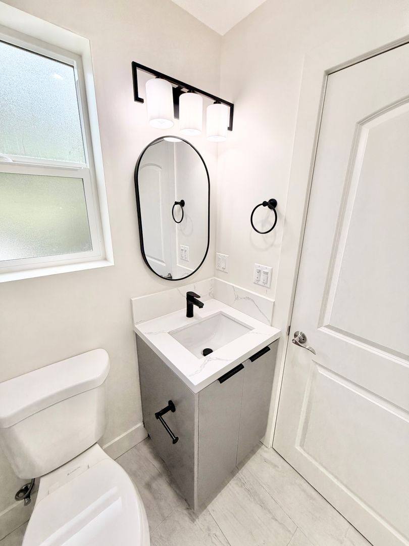 Apartment for rent at 140 1 2 W, Los Angeles, CA 90003