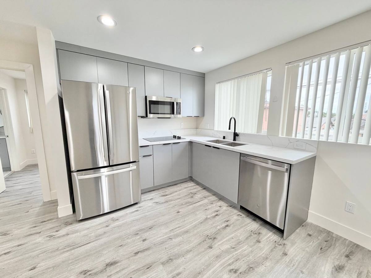 Apartment for rent at 140 1 2 W, Los Angeles, CA 90003