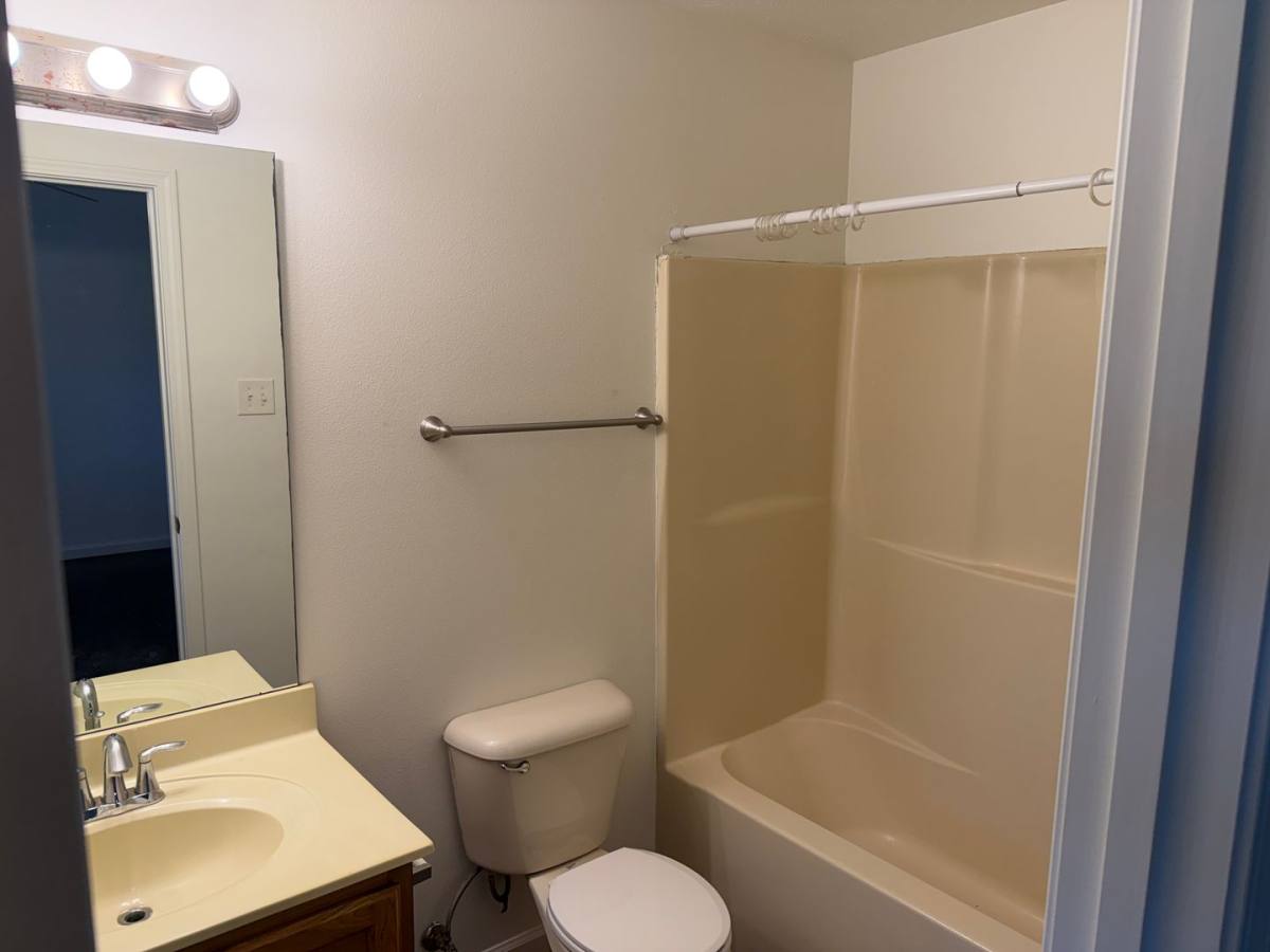 Townhouse for rent at 415-417 Middle Rd, Conway, AR 72032