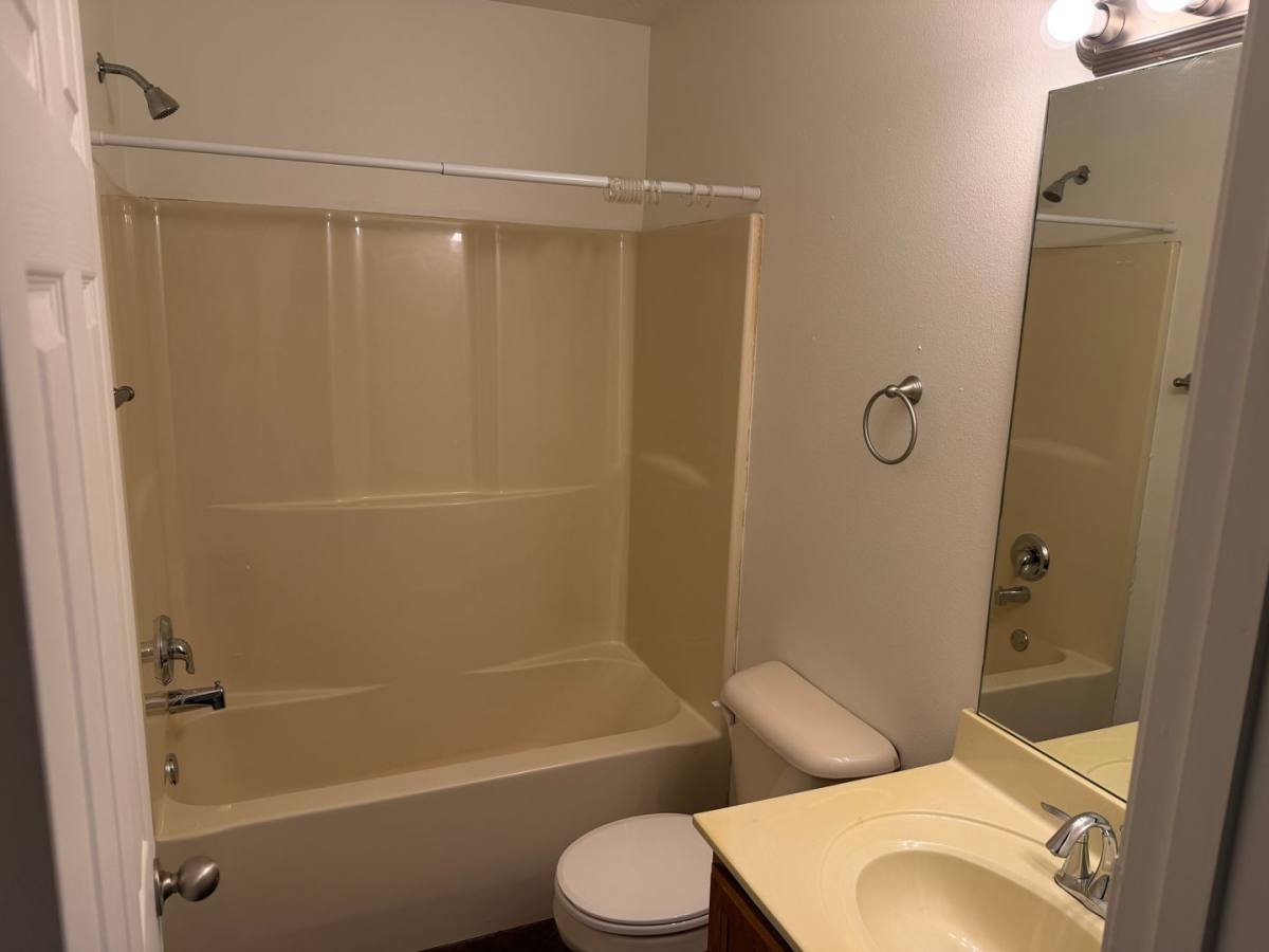 Townhouse for rent at 415-417 Middle Rd, Conway, AR 72032