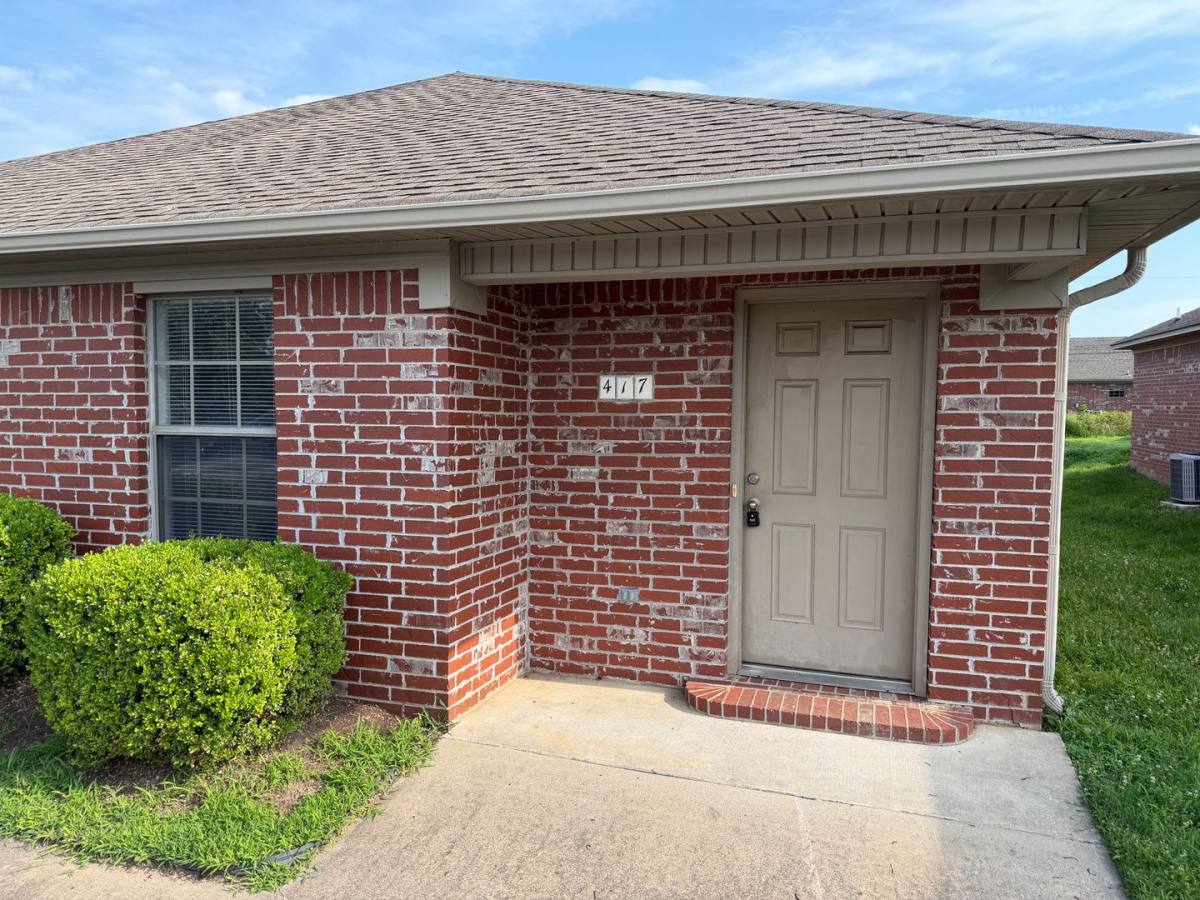 Townhouse for rent at 415-417 Middle Rd, Conway, AR 72032