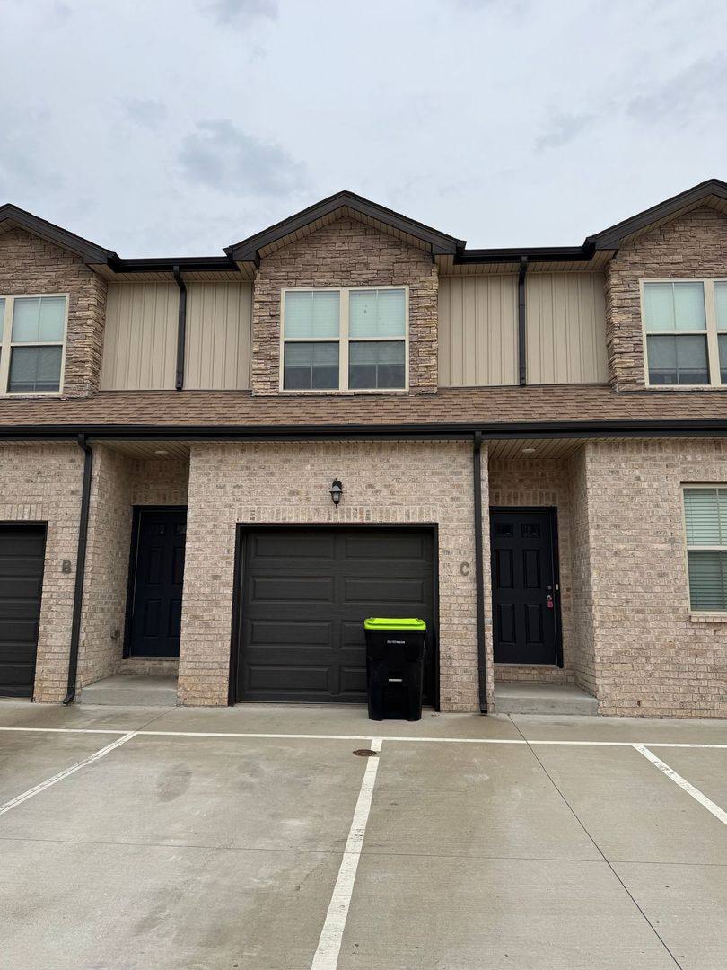 Townhouse for rent at 295 Smithson Lane, Clarksville, TN 37040