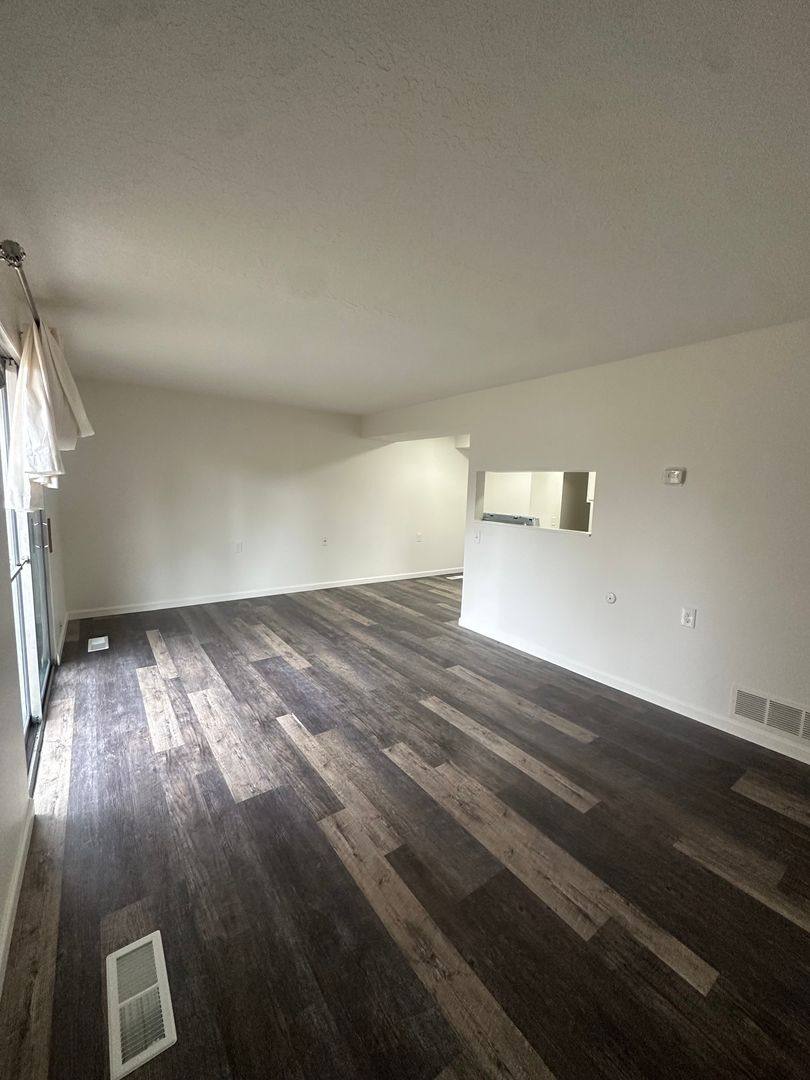 Apartment for rent at 745 E Lazon Ave, Sandy, UT 84094