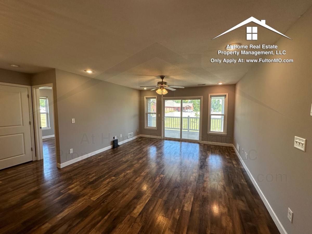 Apartment for rent at 301 E Saint Eunice Rd #202, Fulton, MO 65251