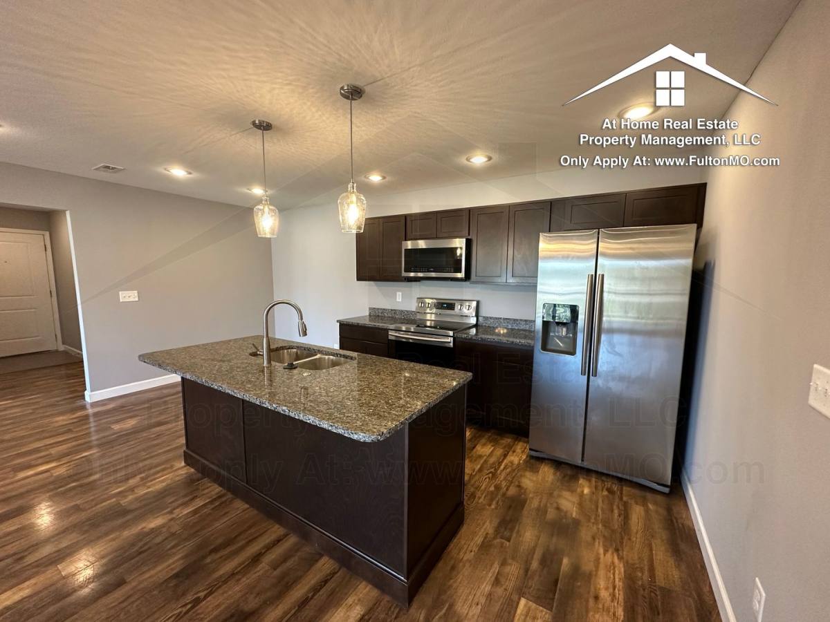 Apartment for rent at 301 E Saint Eunice Rd #202, Fulton, MO 65251
