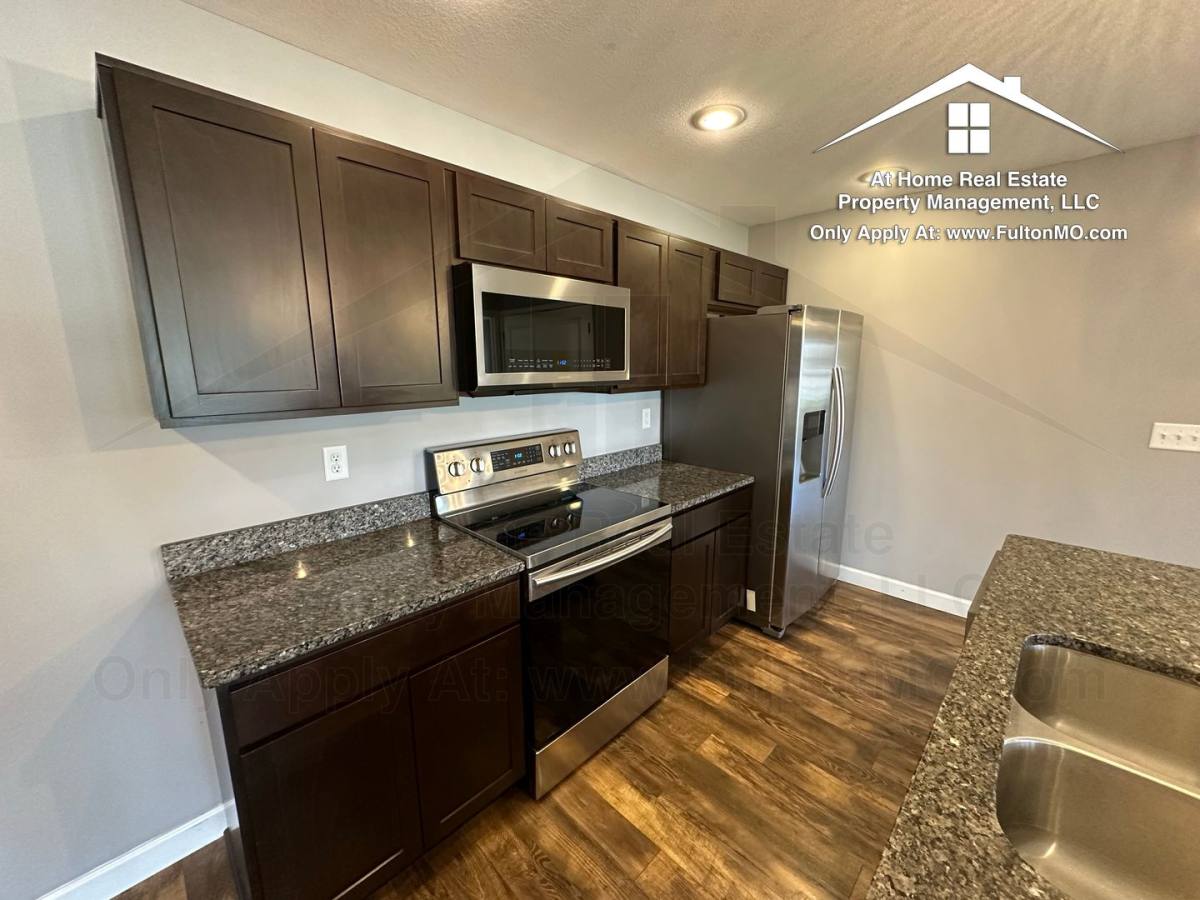 Apartment for rent at 301 E Saint Eunice Rd #202, Fulton, MO 65251