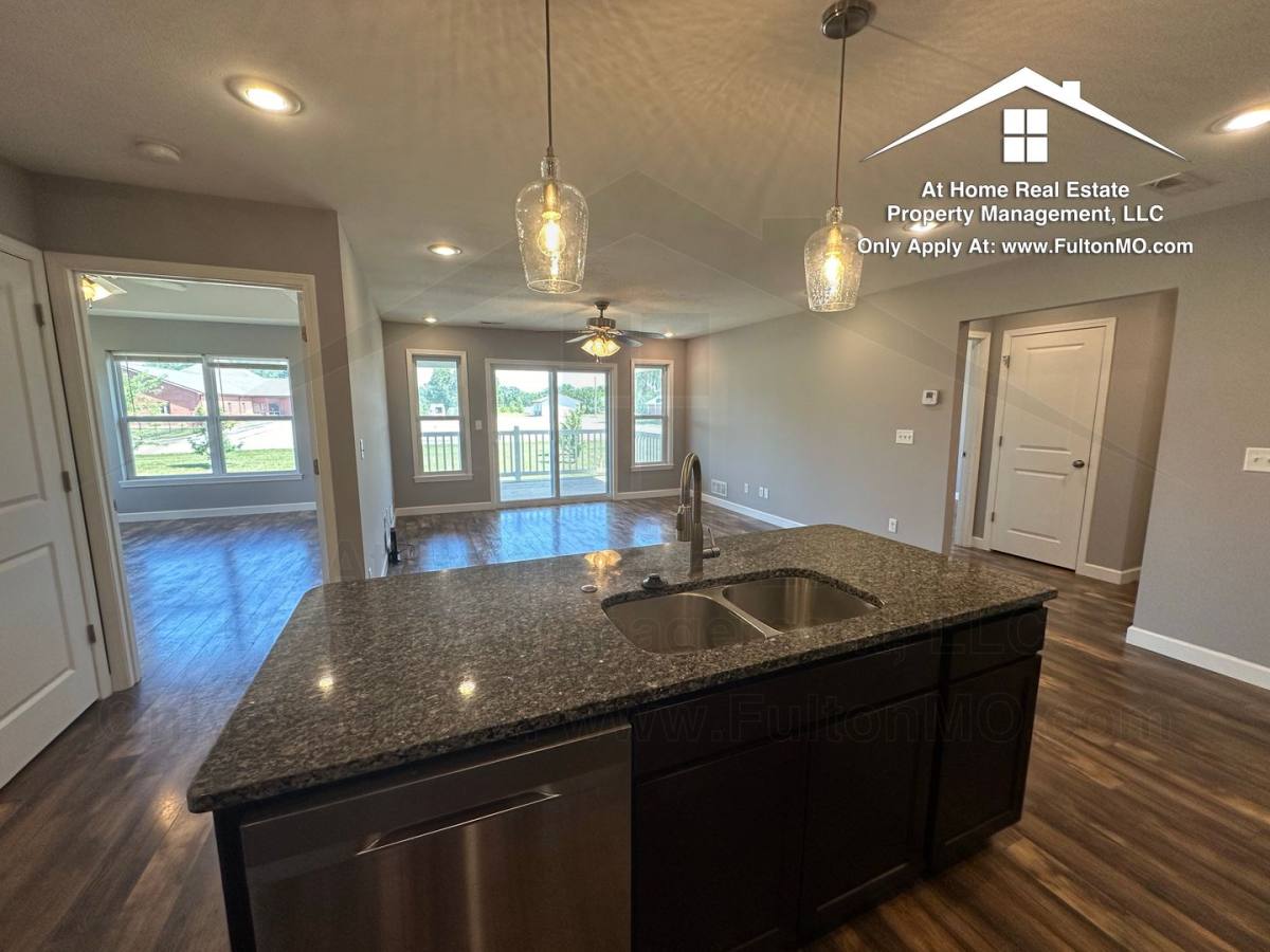 Apartment for rent at 301 E Saint Eunice Rd #202, Fulton, MO 65251