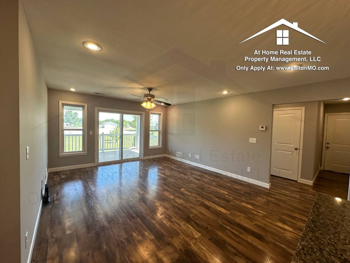 Apartment for rent at 301 E Saint Eunice Rd #202, Fulton, MO 65251
