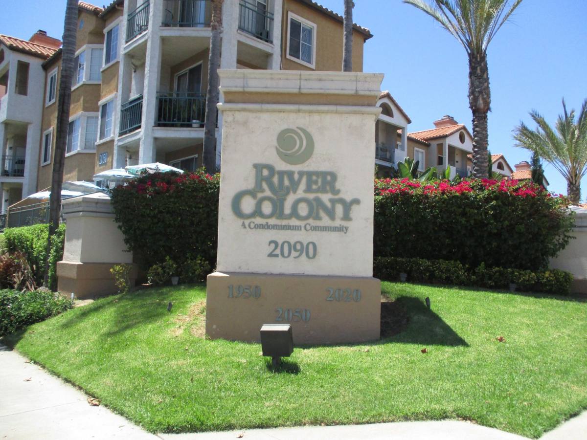 Condo for rent at 2020 Camino De La Reina, San Diego, CA 92108