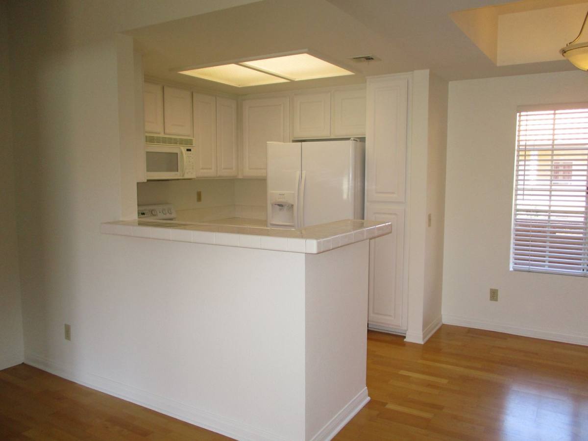 Condo for rent at 2020 Camino De La Reina, San Diego, CA 92108