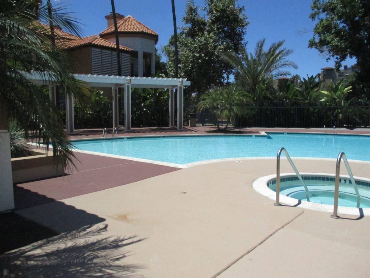 Condo for rent at 2020 Camino De La Reina, San Diego, CA 92108