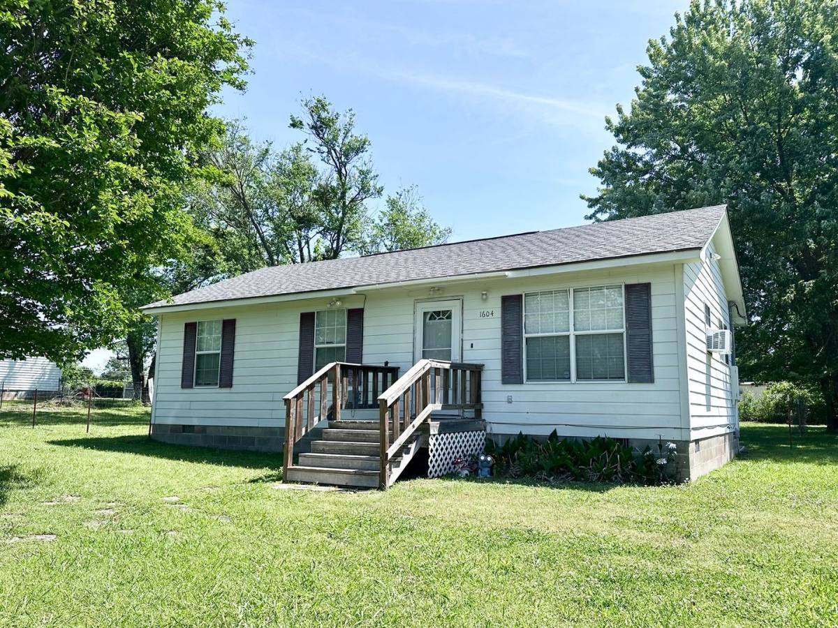 House for rent at 1604 Summit, Muskogee, OK 74403