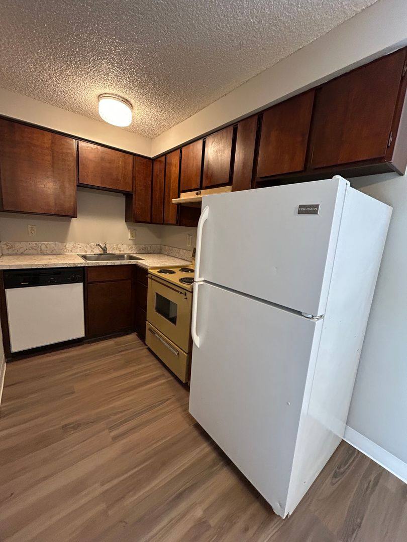Apartment for rent at 231 20th Ave, Longview, WA 98632
