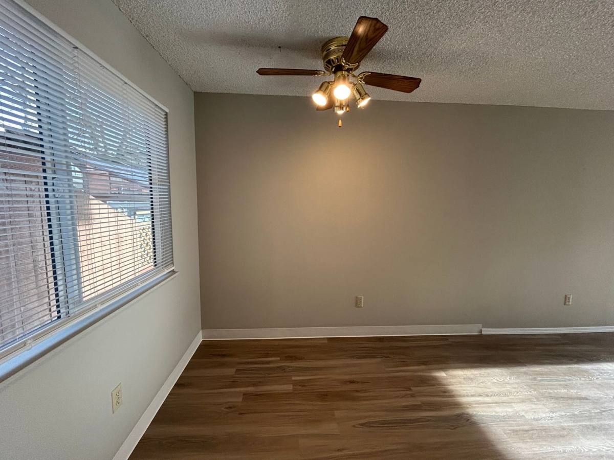 Apartment for rent at 231 20th Ave, Longview, WA 98632