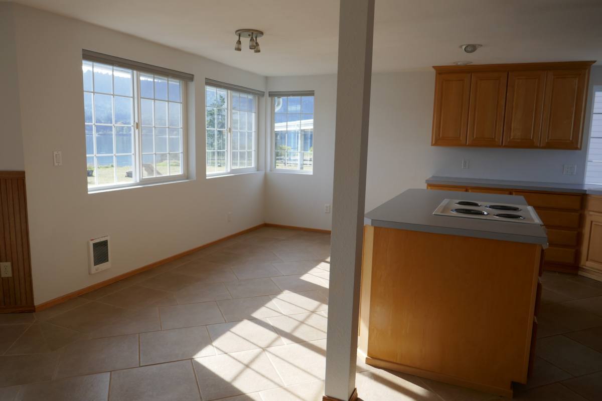 House for rent at 289 N Welcome Slough Rd, Cathlamet, WA 98612
