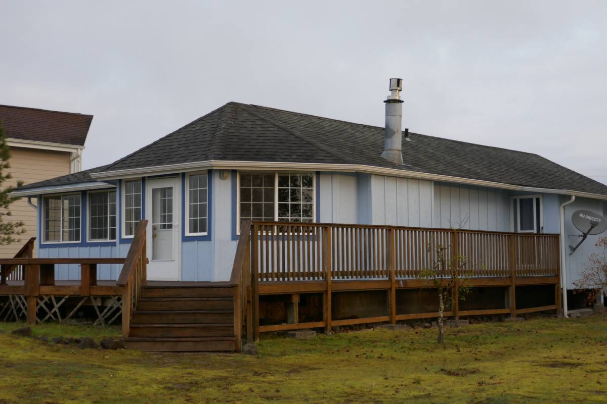 House for rent at 289 N Welcome Slough Rd, Cathlamet, WA 98612