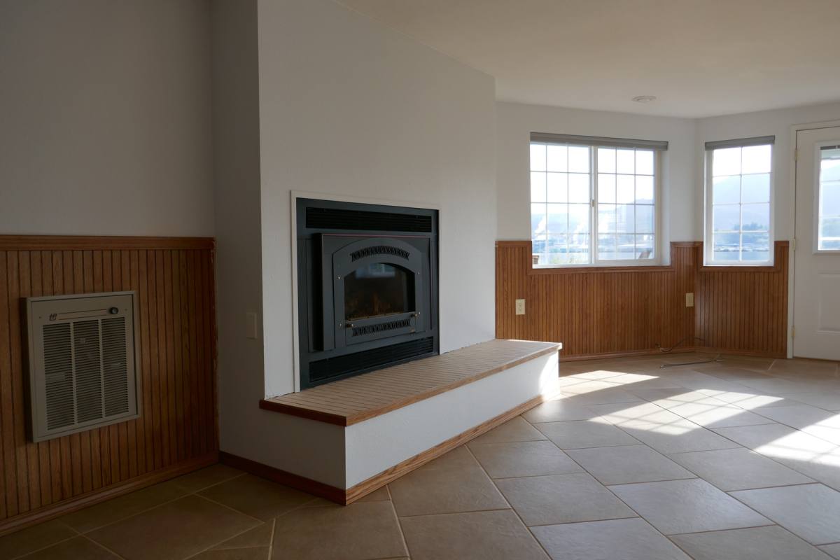House for rent at 289 N Welcome Slough Rd, Cathlamet, WA 98612