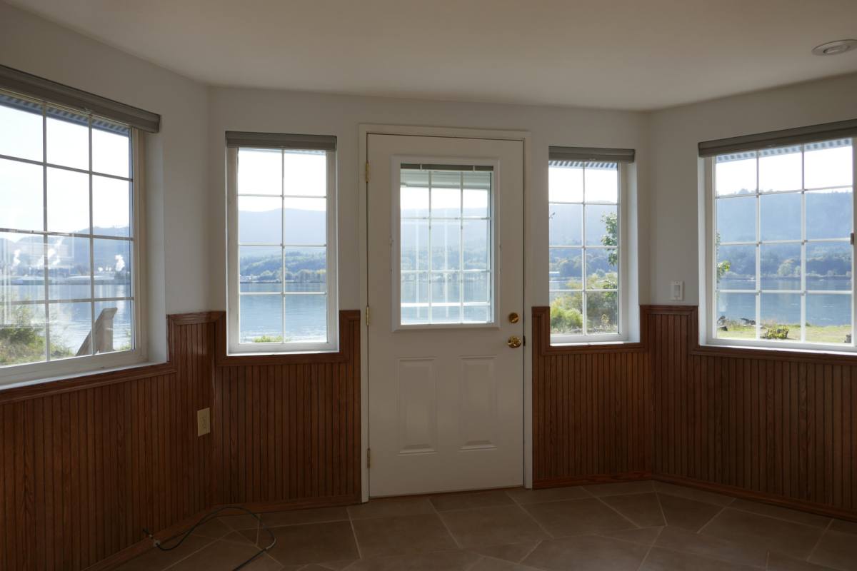 House for rent at 289 N Welcome Slough Rd, Cathlamet, WA 98612
