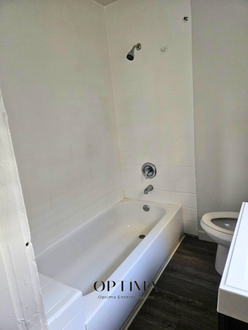 Apartment for rent at 1377 Warren Ave, Long Beach, CA 90813