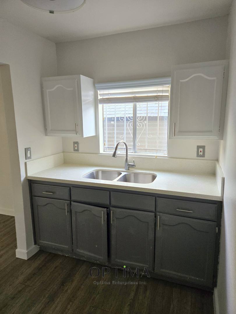 Apartment for rent at 1377 Warren Ave, Long Beach, CA 90813