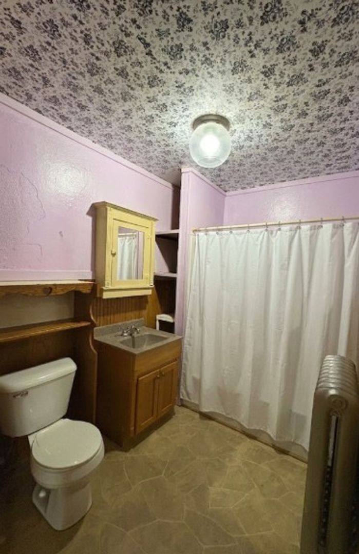 Apartment for rent at 703 E Main St, La Porte City, IA 50651
