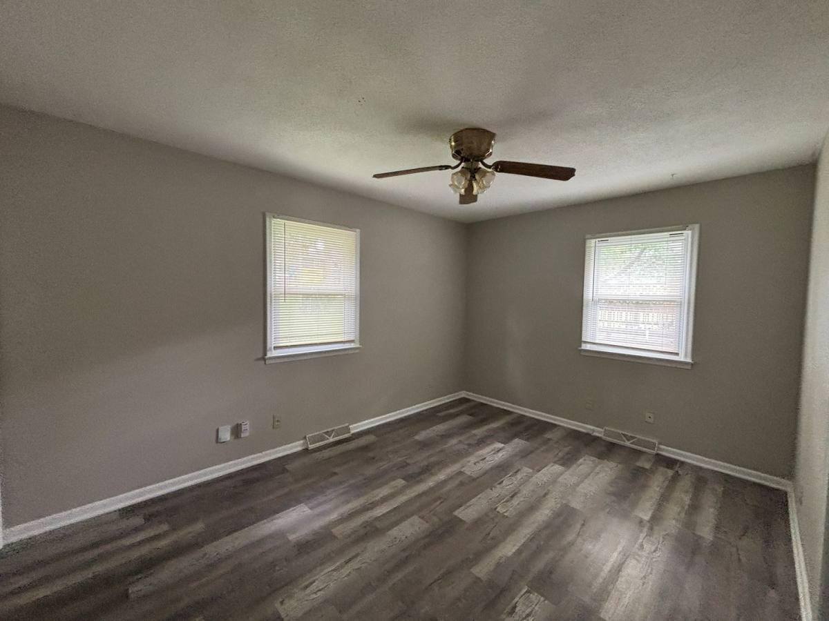 House for rent at 6928 NW 76th Place, Kansas City, MO 64152