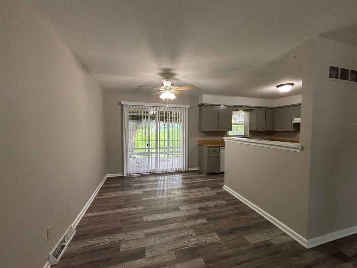 House for rent at 6928 NW 76th Place, Kansas City, MO 64152
