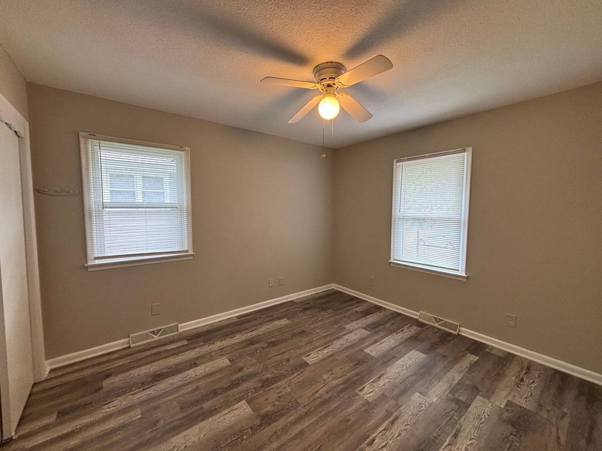 House for rent at 6928 NW 76th Place, Kansas City, MO 64152