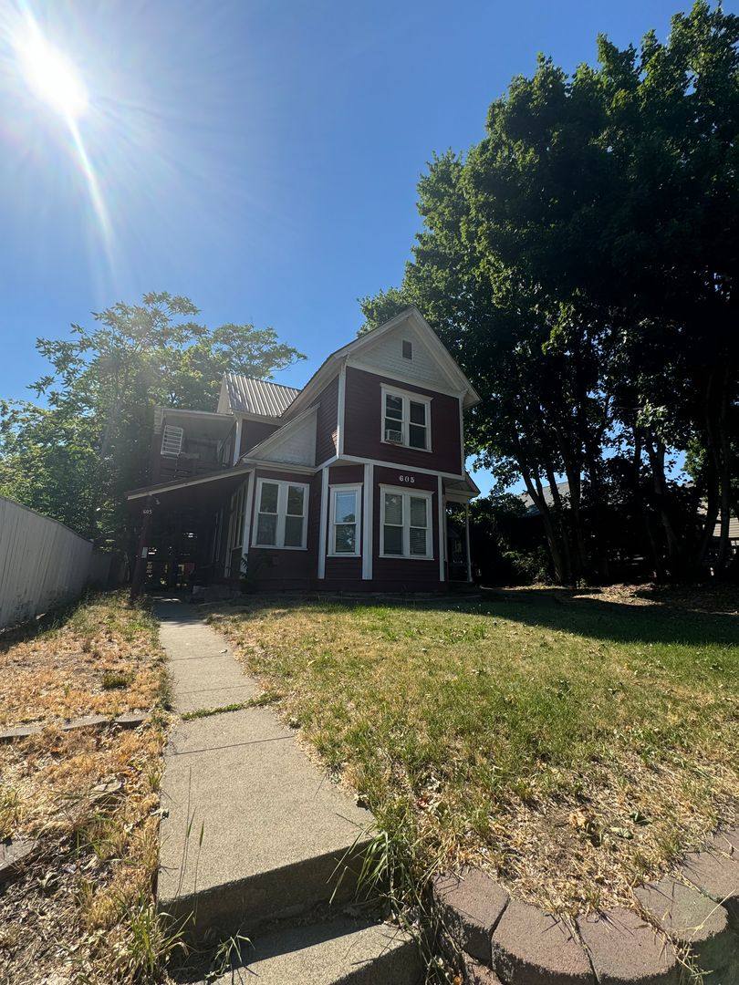 Apartment for rent at 605 N Ruby, Ellensburg, WA 98926